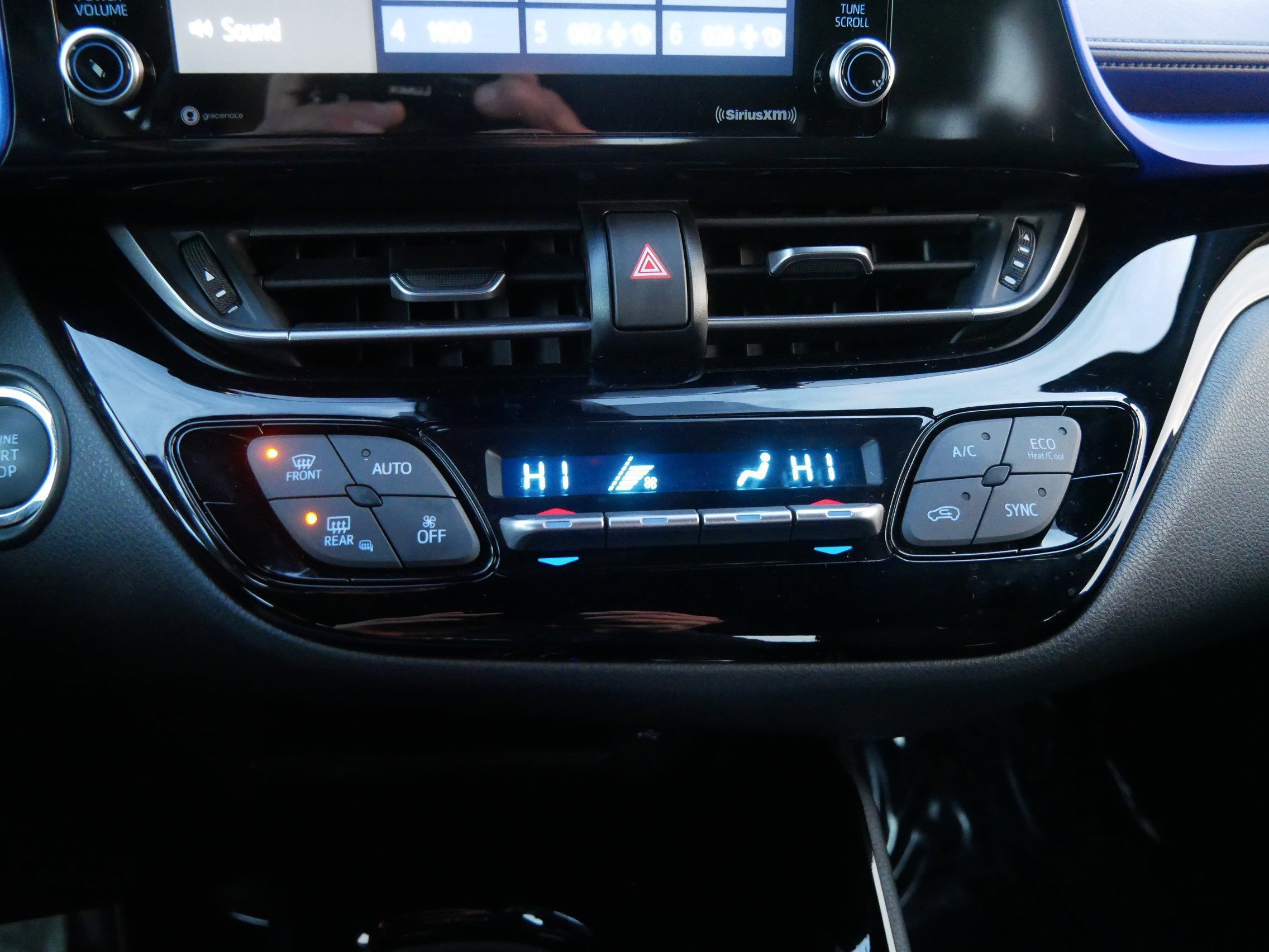 Used 2020 Toyota C-HR XLE image 23