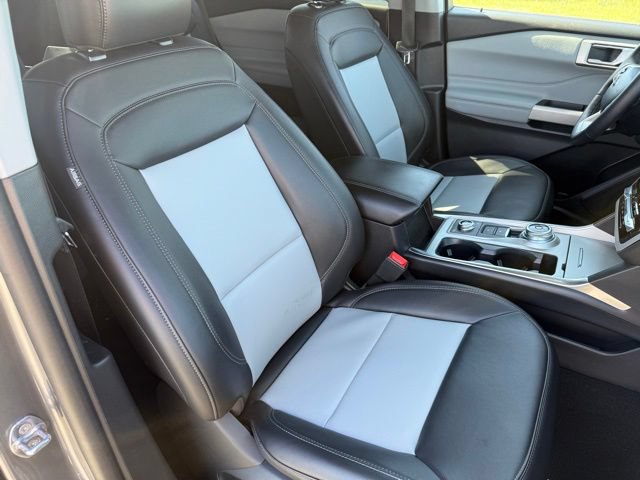 Certified 2024 Ford Explorer XLT w/ Equipment Group 202A AWD/4WD image 12