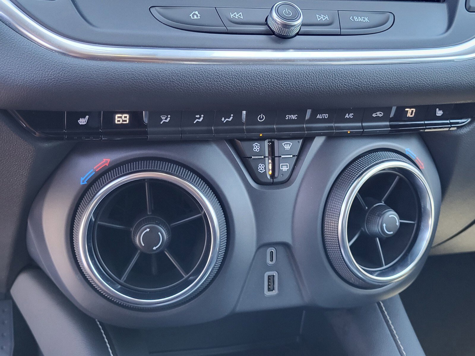 Used 2025 Chevrolet Blazer LT image 22