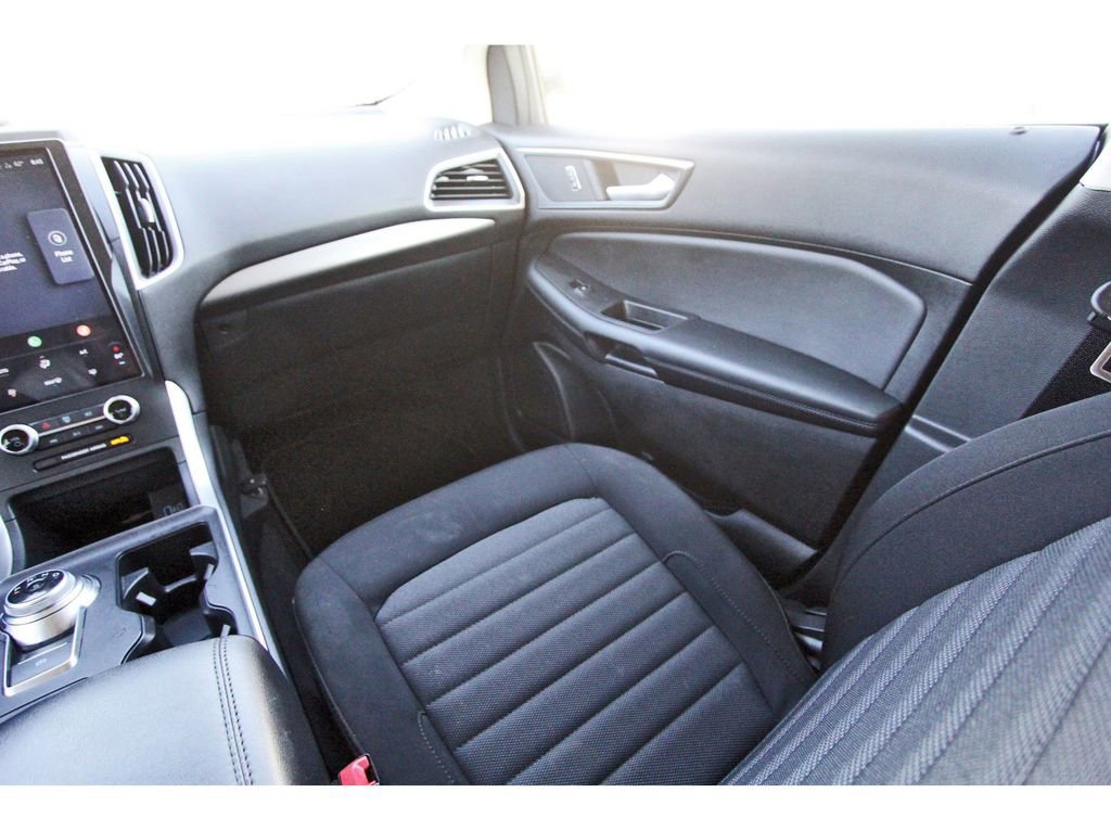 Certified 2024 Ford Edge SE image 13