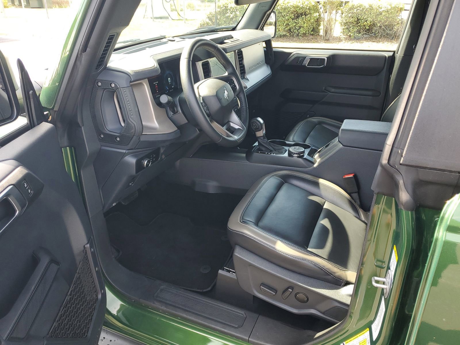 Certified 2025 Ford Bronco Outer Banks AWD/4WD image 15