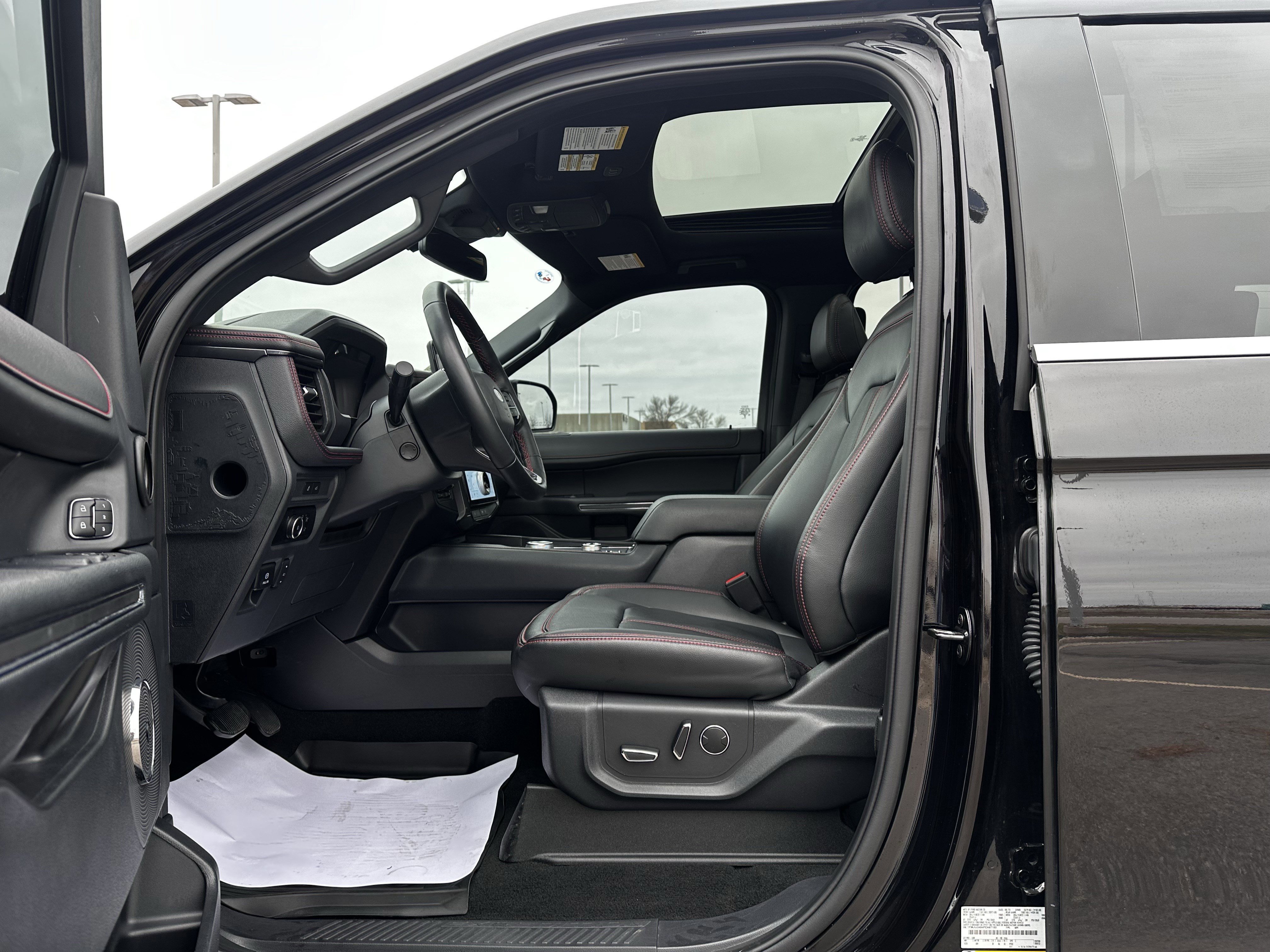 Certified 2023 Ford Expedition Limited image 18