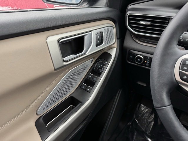Certified 2023 Ford Explorer Limited w/ Limited Technology Package image 33