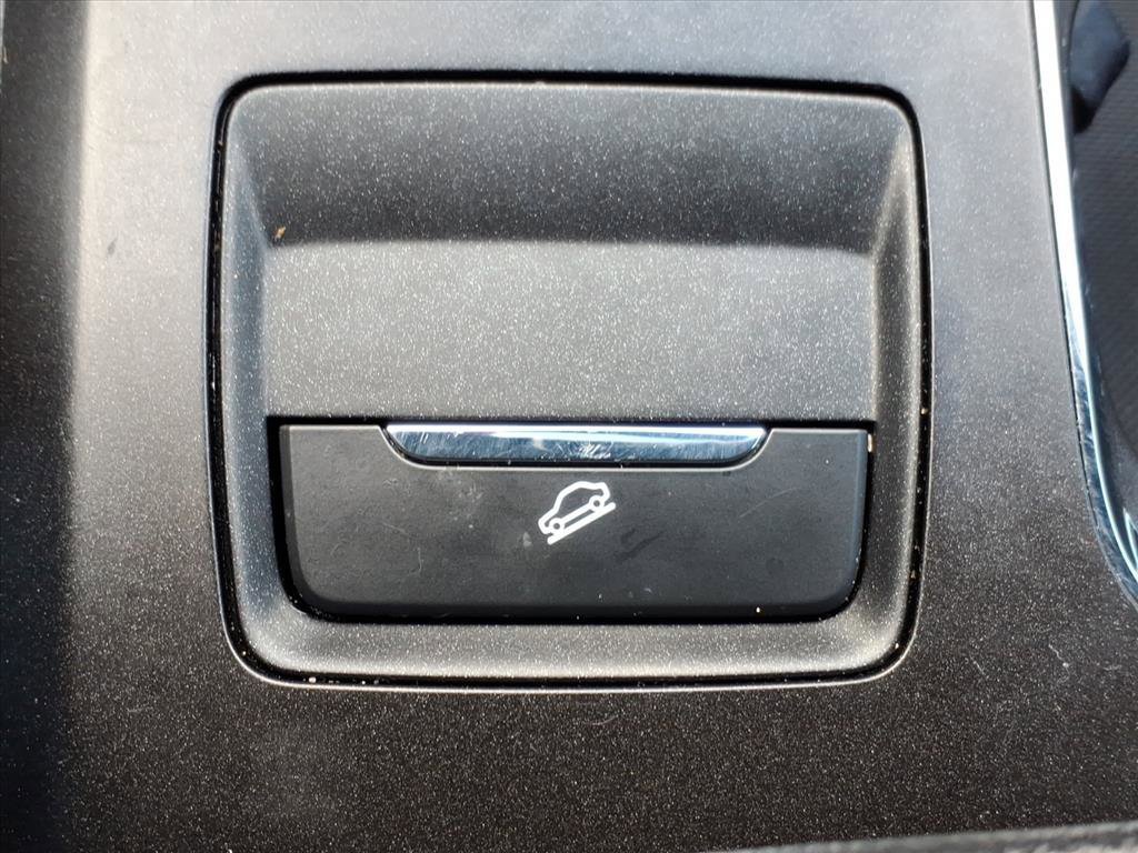 Certified 2018 Ford Fusion SE w/ Equipment Group 201A image 20