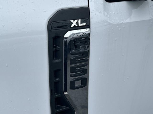 Certified 2023 Ford F250 XL w/ XL Chrome Package AWD/4WD image 9