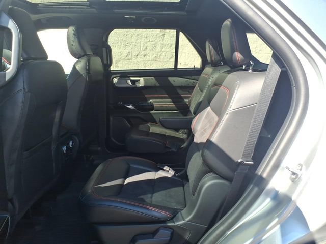 Certified 2024 Ford Explorer ST-Line w/ Class IV Trailer Tow Package AWD/4WD image 9