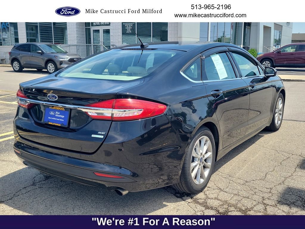 Certified 2017 Ford Fusion SE w/ Fusion SE Technology Package FWD image 5
