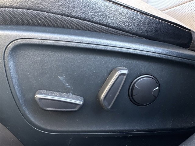 Certified 2020 Ford Escape Titanium image 28