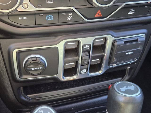 Used 2021 Jeep Wrangler Unlimited Sahara image 24