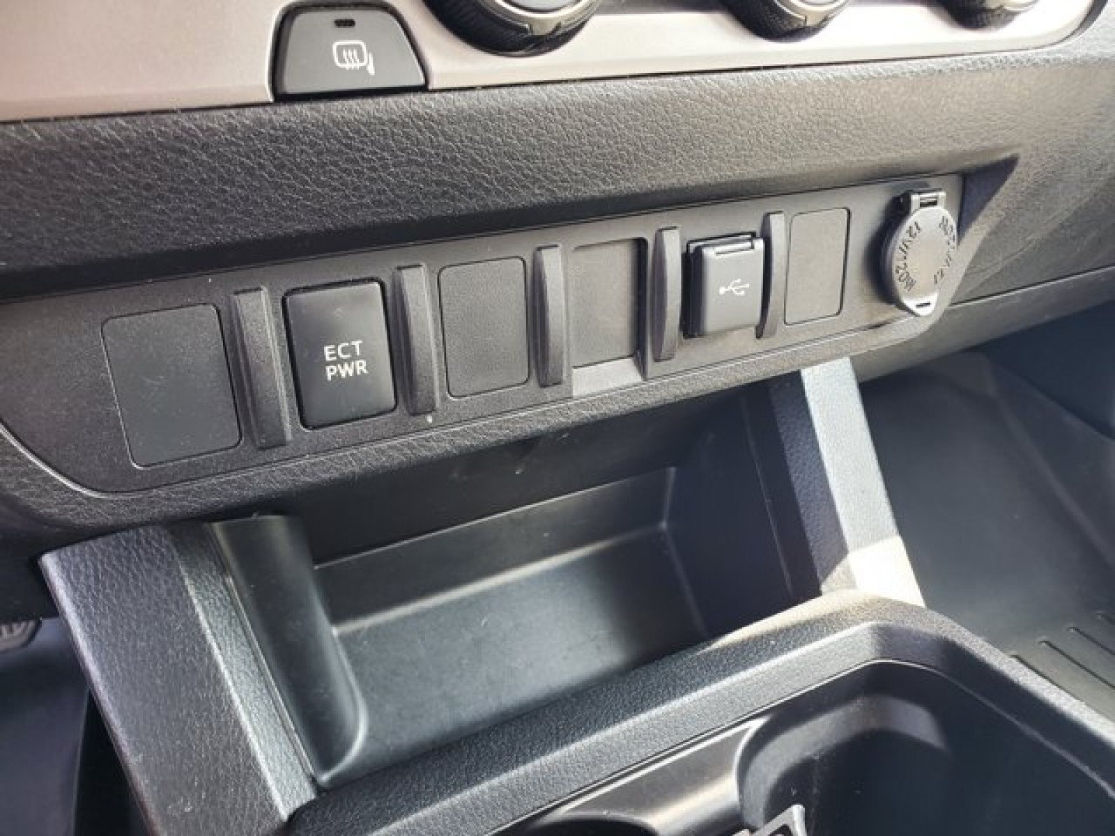 Used 2020 Toyota Tacoma SR w/ SR Convenience Package RWD image 21