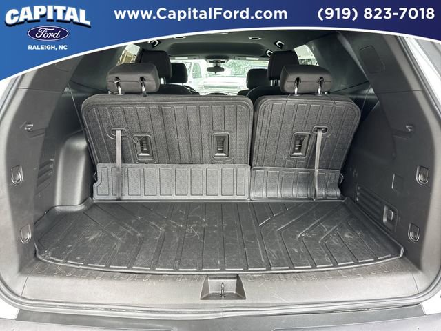Used 2022 Chevrolet Traverse LT FWD image 16