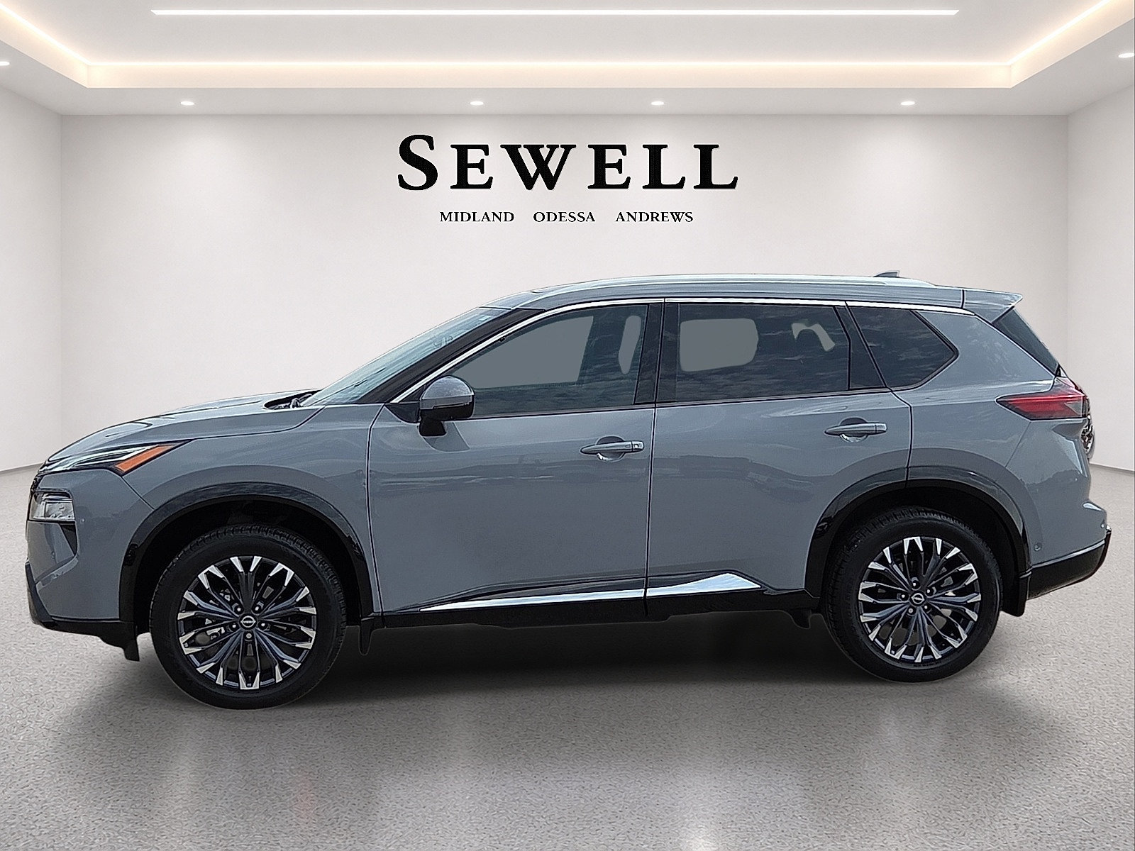 Used 2024 Nissan Rogue Platinum w/ Platinum Premium Package AWD/4WD image 2