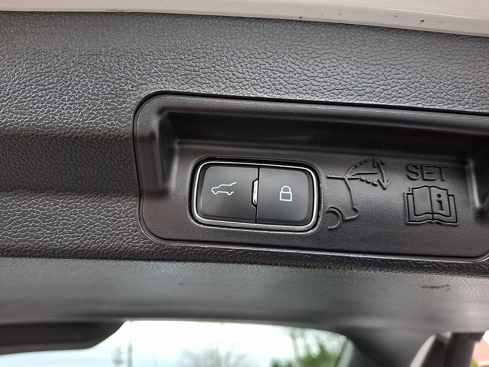 Certified 2023 Ford Explorer ST-Line w/ Class IV Trailer Tow Package image 31