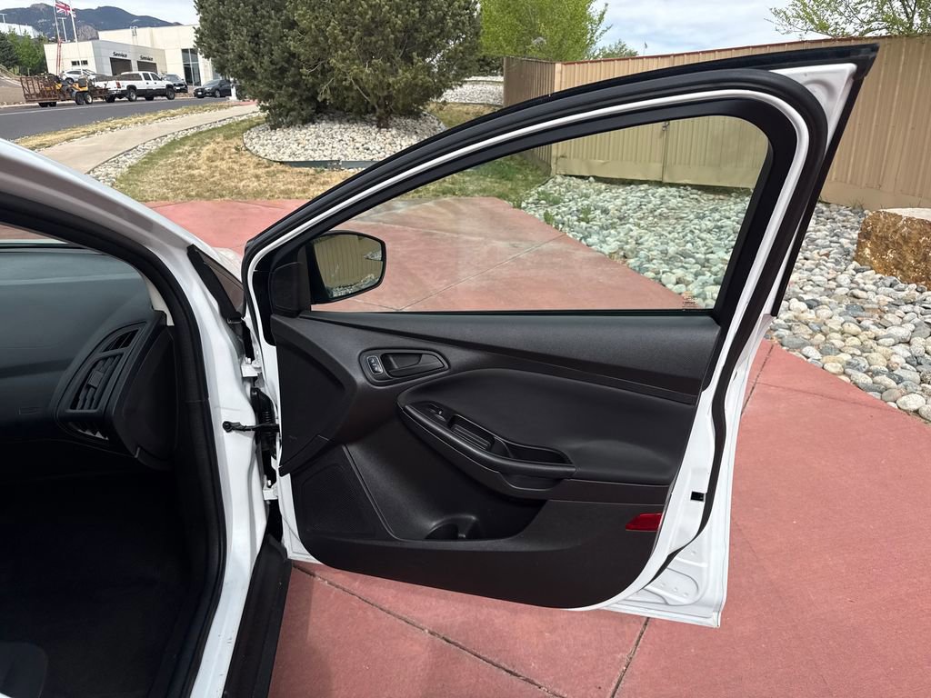 Certified 2018 Ford Focus S FWD image 27