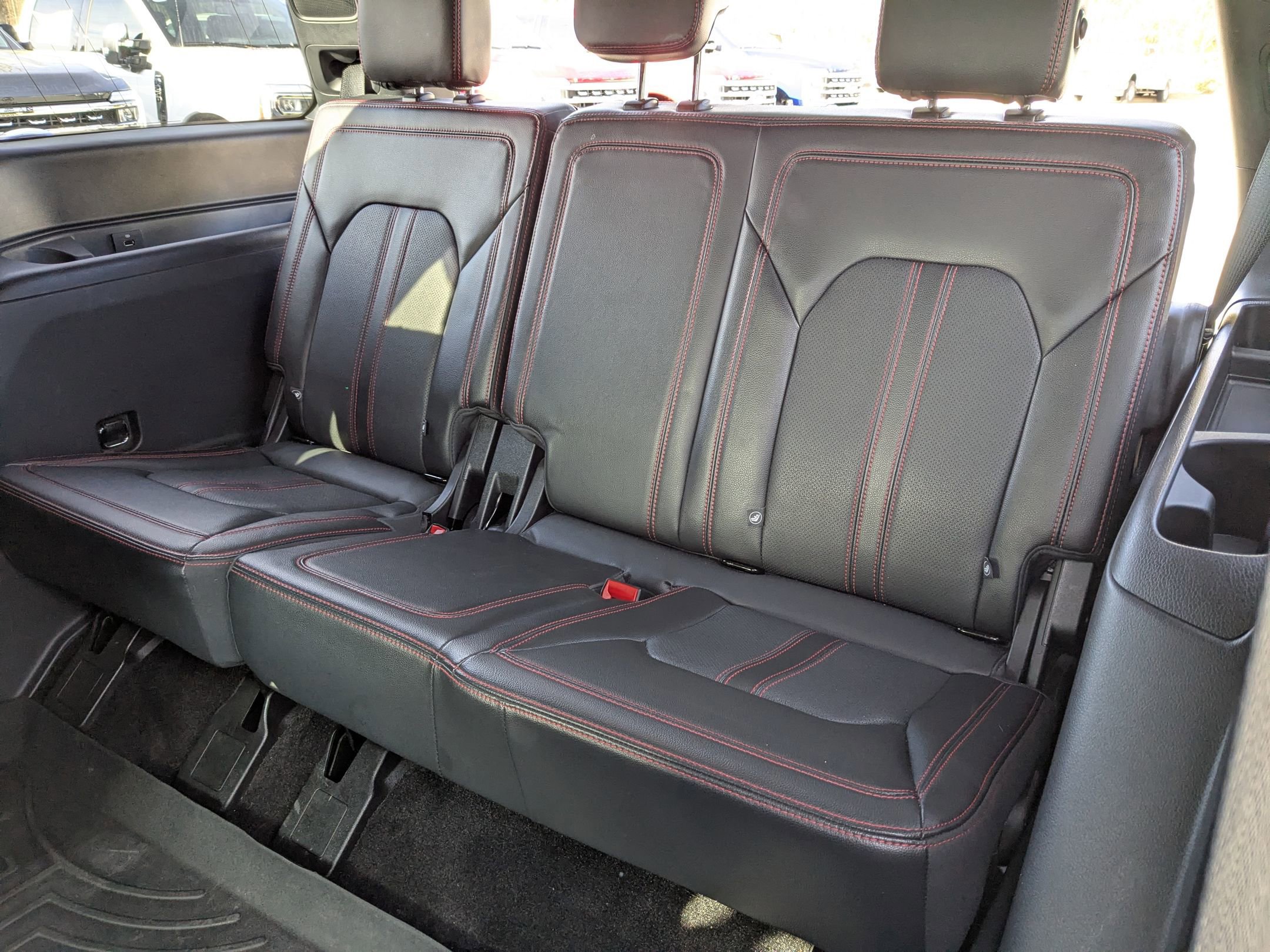 Certified 2022 Ford Expedition Limited image 37