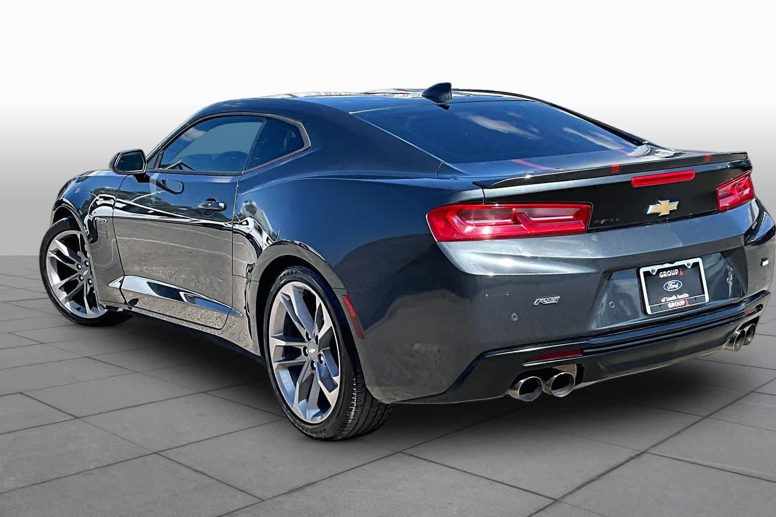 Used 2017 Chevrolet Camaro LT RWD image 12