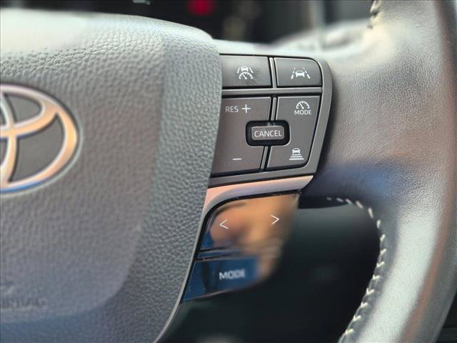 Used 2025 Toyota Camry SE FWD image 15
