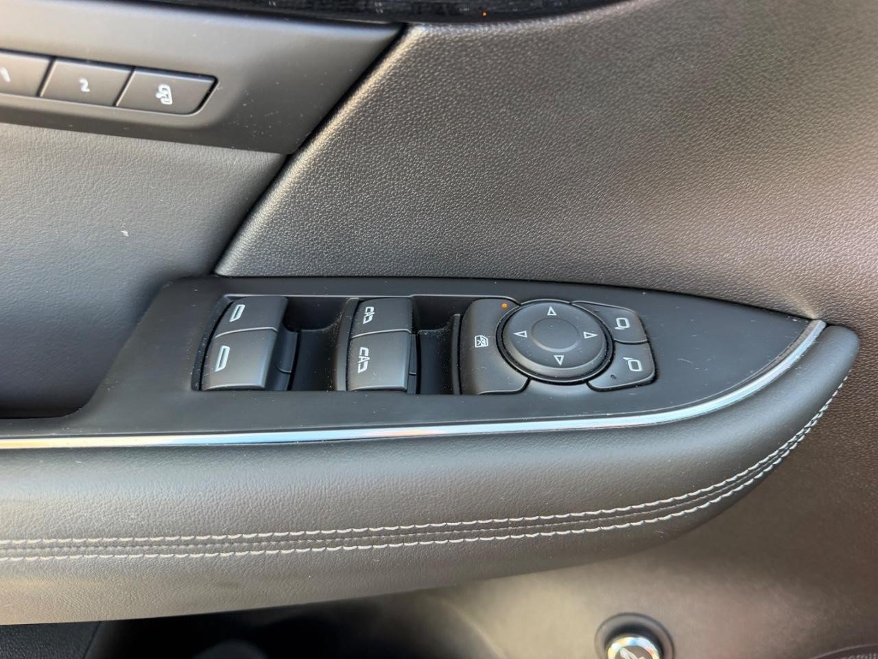 Used 2023 Buick Envision Essence FWD image 19
