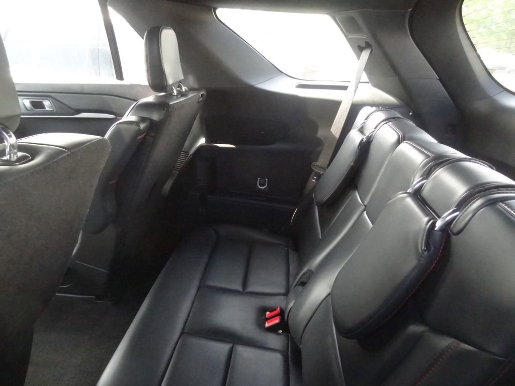 Certified 2025 Ford Explorer ST-Line AWD/4WD image 8