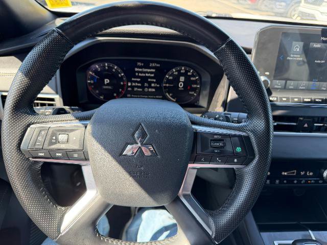 Used 2023 Mitsubishi Outlander SE AWD/4WD image 7