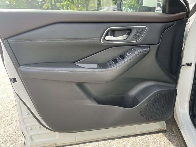 Used 2021 Nissan Rogue SL AWD/4WD image 18