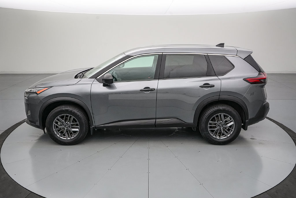 Used 2023 Nissan Rogue S AWD/4WD image 7