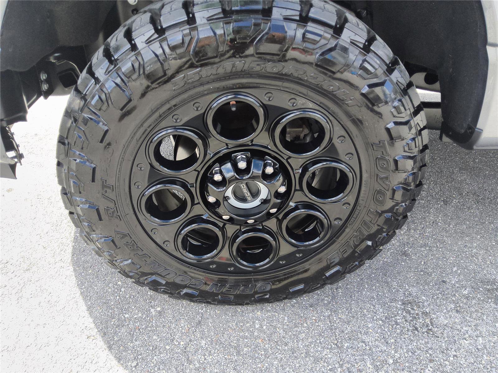 Certified 2024 Ford F350 Lariat w/ Black Appearance Package image 9