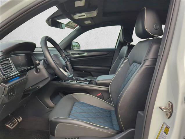 Used 2025 Volkswagen Atlas Cross Sport SEL Premium R-Line AWD/4WD image 17