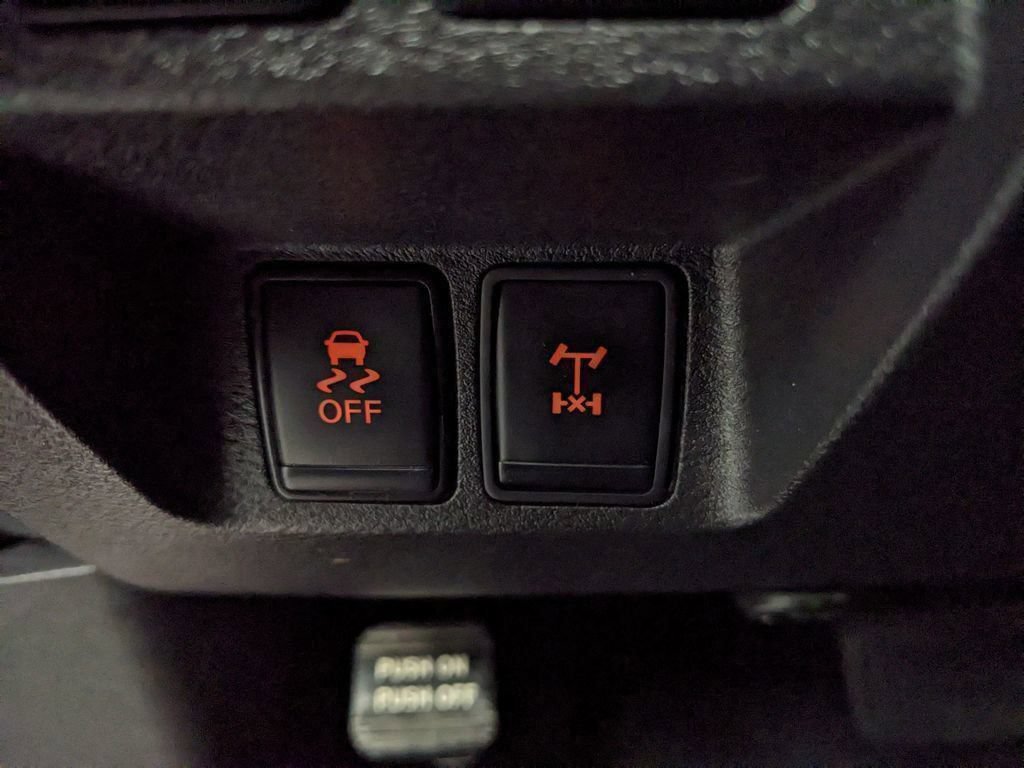 Used 2025 Nissan Frontier PRO-4X w/ Interior Protection Package AWD/4WD image 16