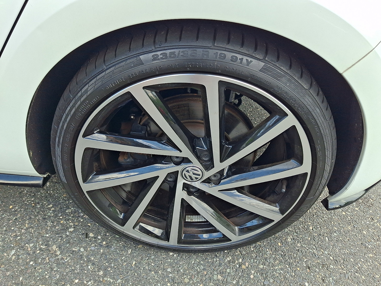 Used 2018 Volkswagen Golf R 4-Door AWD/4WD image 28