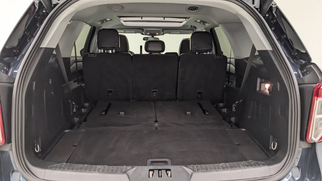 Certified 2023 Ford Explorer XLT w/ Equipment Group 202A AWD/4WD image 9