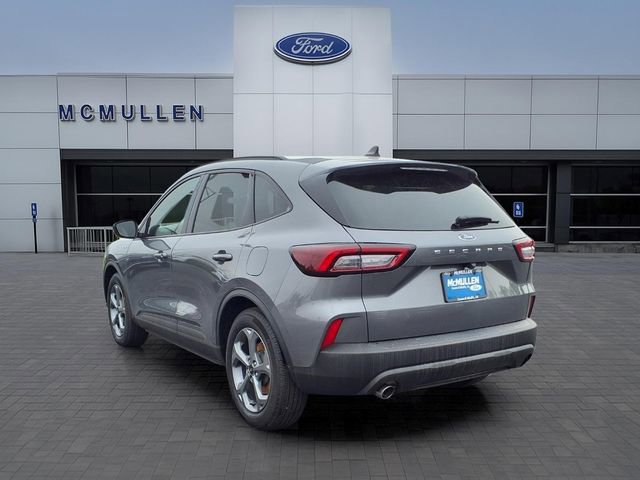 Certified 2025 Ford Escape ST-Line FWD image 3