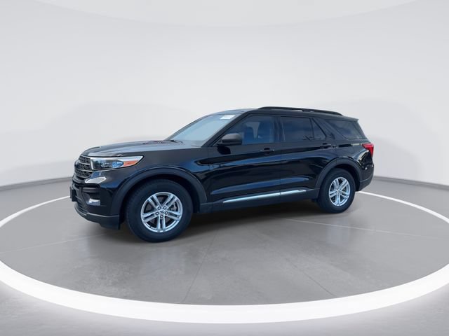 Certified 2022 Ford Explorer XLT RWD image 3