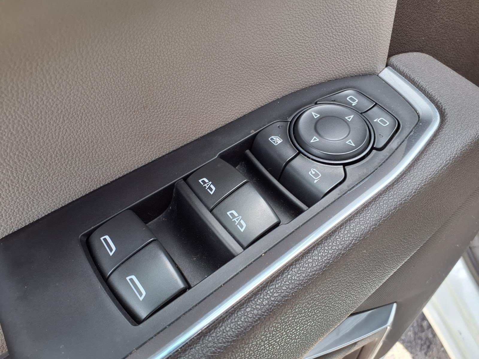 Used 2025 GMC Sierra 1500 SLT AWD/4WD image 14