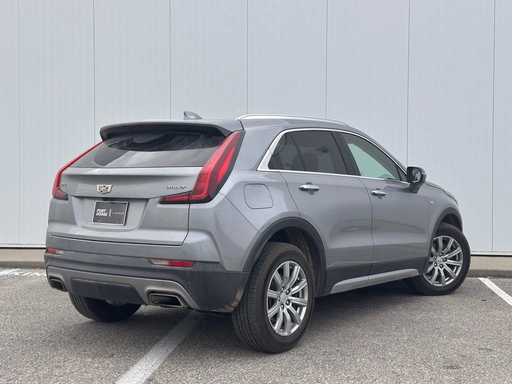 Used 2023 Cadillac XT4 Premium Luxury image 3
