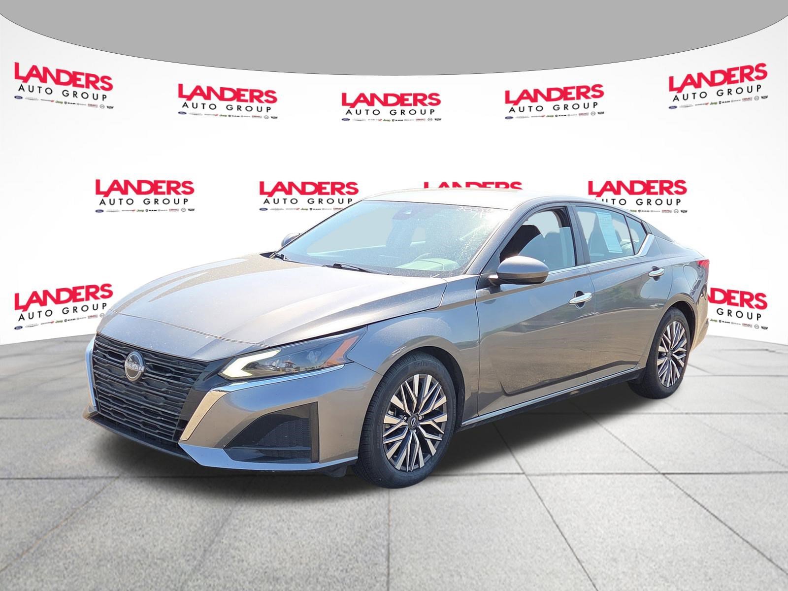 Used 2023 Nissan Altima 2.5 SV FWD image 7