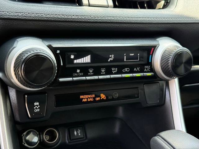 Used 2019 Toyota RAV4 LE w/ Carpet Mat Package FWD image 10