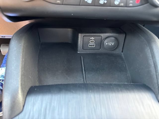 Certified 2025 Ford Escape ST-Line Select AWD/4WD image 28