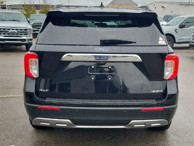Certified 2022 Ford Explorer XLT w/ Equipment Group 202A AWD/4WD image 4