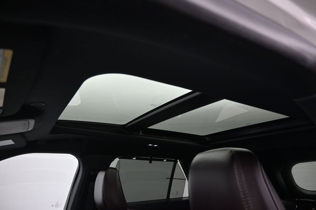 Certified 2025 Ford Explorer Platinum RWD image 21