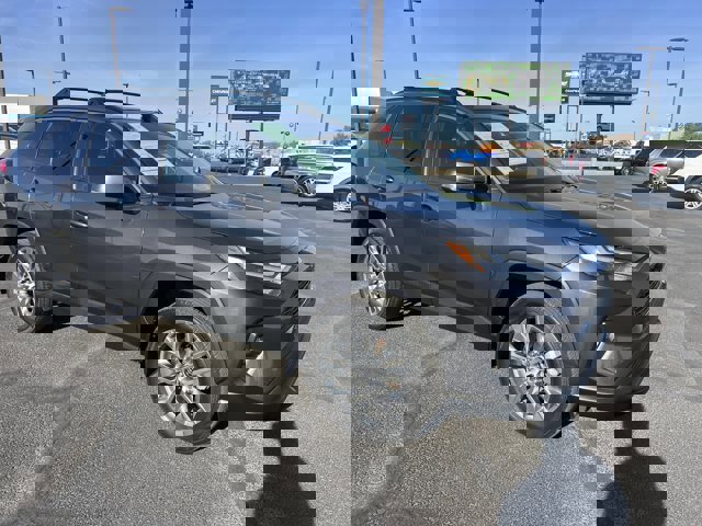 Used 2023 Toyota RAV4 XLE Premium image 4