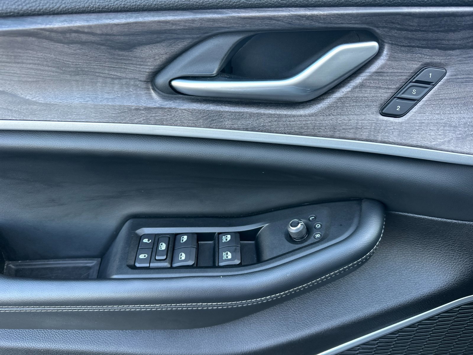 Used 2024 Jeep Grand Cherokee Limited 4xe image 10