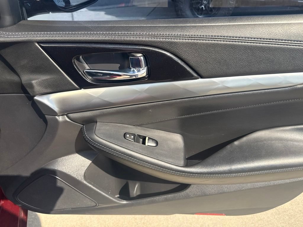 Used 2017 Nissan Maxima SR FWD image 25