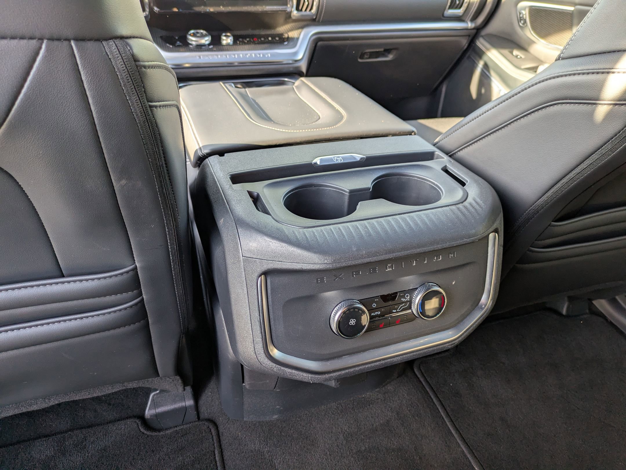 Certified 2025 Ford Expedition Max Platinum w/ Stealth Appearance Package AWD/4WD image 30