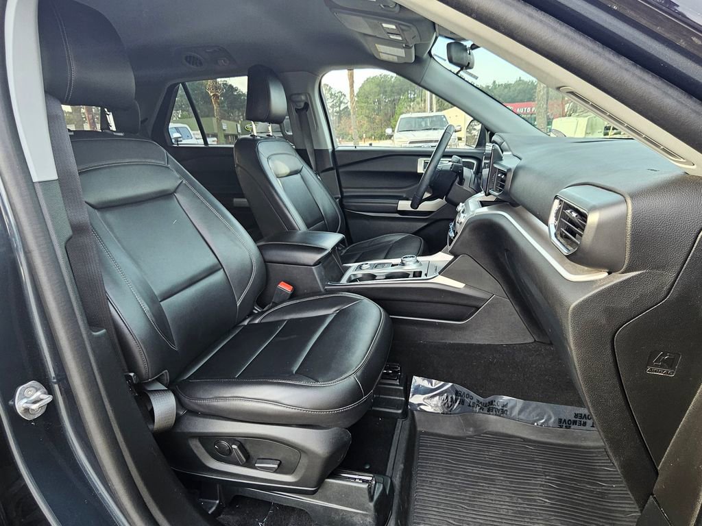 Certified 2023 Ford Explorer XLT w/ Equipment Group 202A image 10