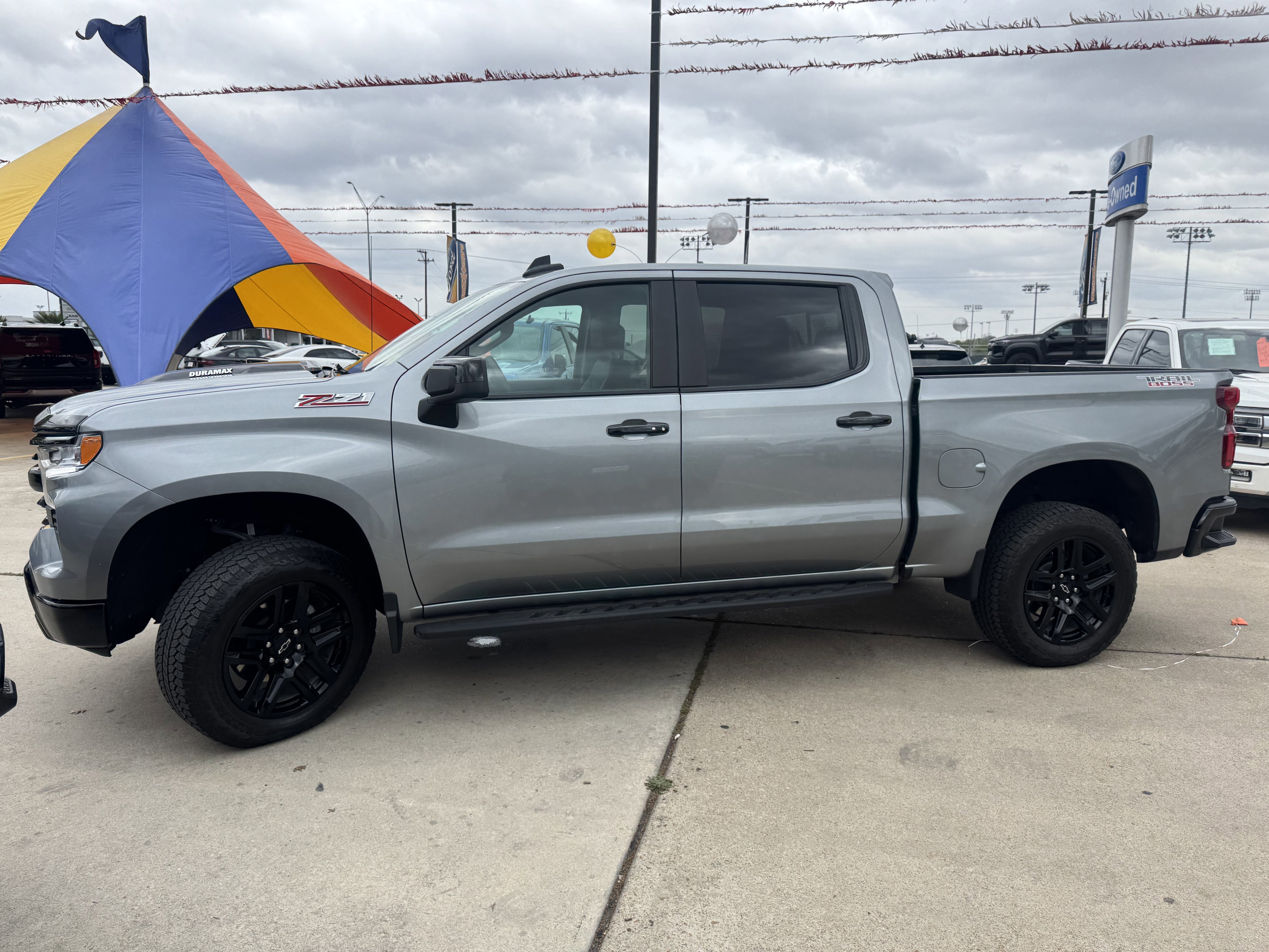 Used 2025 Chevrolet Silverado 1500 LT Trail Boss w/ Convenience Package II image 6