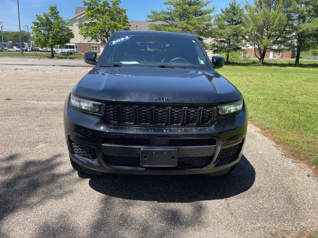 Used 2024 Jeep Grand Cherokee L Altitude AWD/4WD image 10
