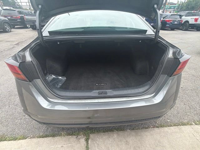 Used 2025 Nissan Altima 2.5 SV FWD image 9