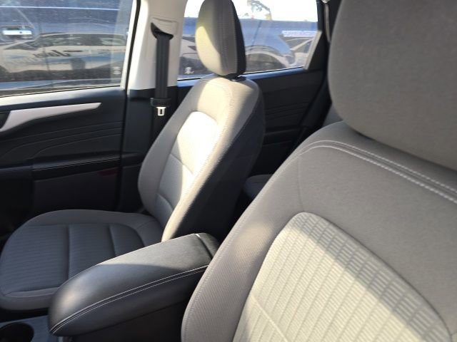 Certified 2022 Ford Escape S image 4
