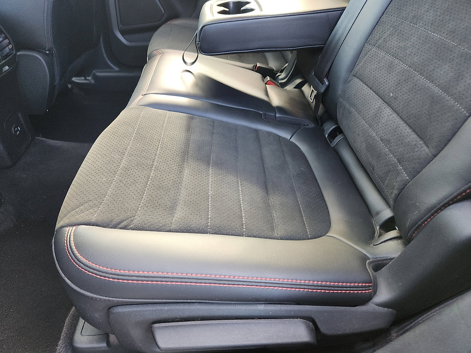 Certified 2022 Ford Escape SEL w/ SEL Stealth AWD Package image 29